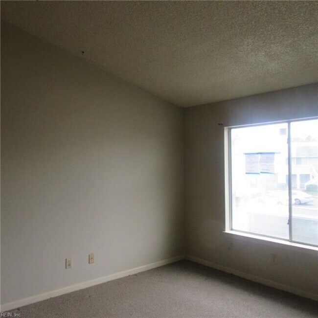 Building Photo - Oyster Point