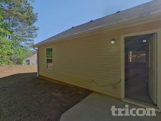 Building Photo - 60 Camden Pl