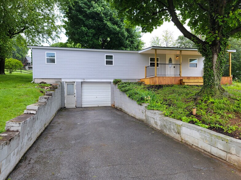 Building Photo - 625 Weavertown Rd