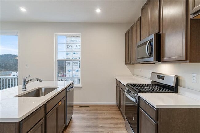 Building Photo - 135 Affinity Dr