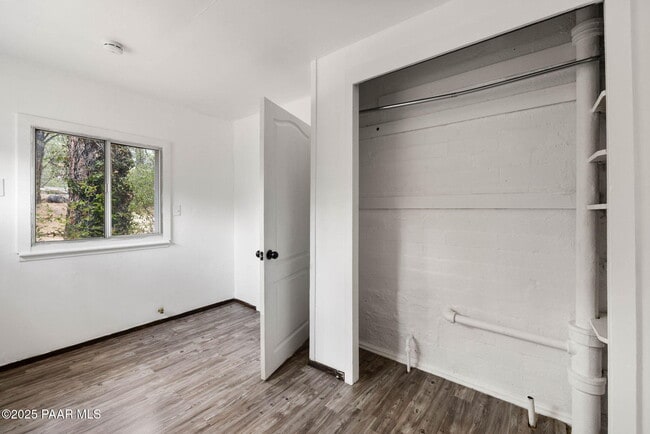 Building Photo - 1623 Idylwild Rd