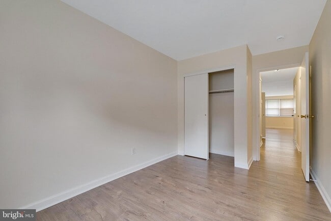 Building Photo - 9754 E Roosevelt Blvd