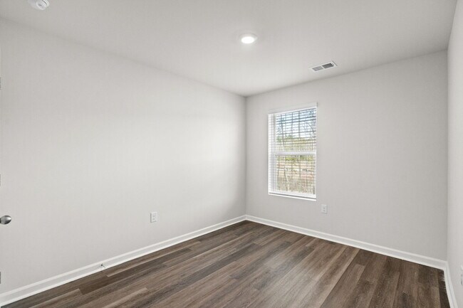 Building Photo - 608 Rd