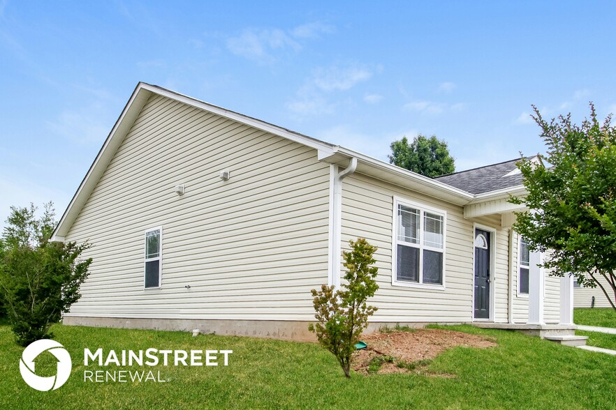 Building Photo - 4201 Smith Farm Ln SE