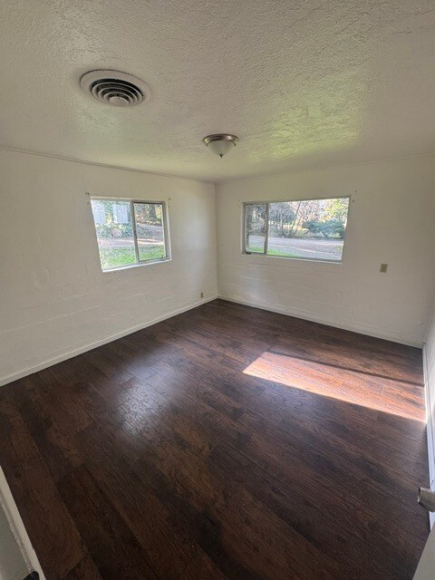 Building Photo - Lakeview Shores MHC