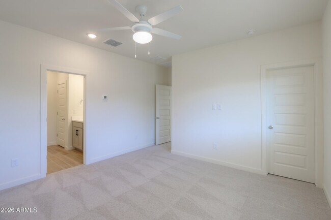 Building Photo - 40285 W Chambers Dr
