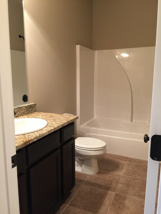 Building Photo - New Lake Front Home in Magnolia Lakes off ...