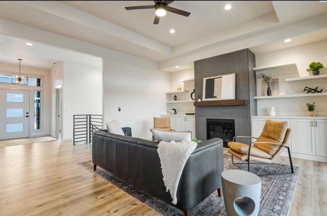 Building Photo - Luxury New Construction Five Bedroom Three...