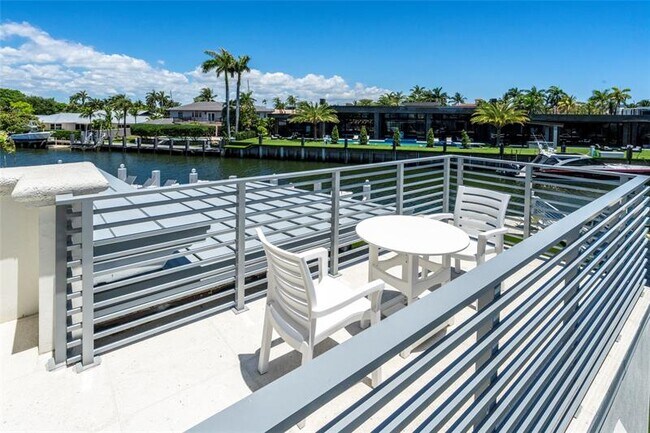 Building Photo - 2523 Castilla Isle