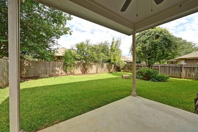Building Photo - 808 Middle Creek Dr