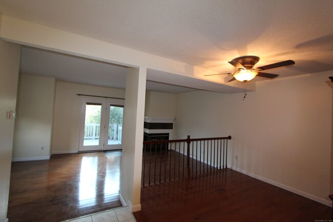 Building Photo - 44 Rosemary Ln