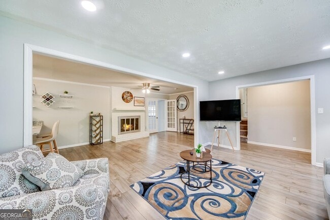 Building Photo - 6903 Doncaster Rd