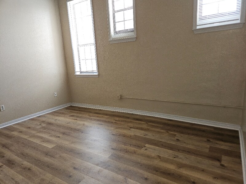 Building Photo - E. E Southcross