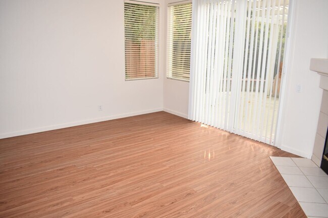 Building Photo - 469 Anacapa Dr