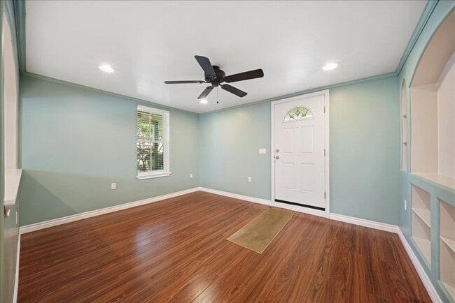 Building Photo - 315-315 14th St