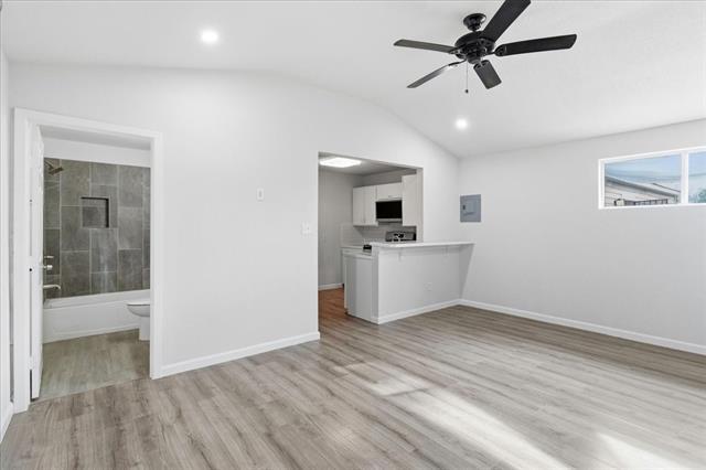 Building Photo - 404 S Murray St