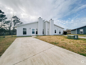 Building Photo - 210 Yaupon Dr