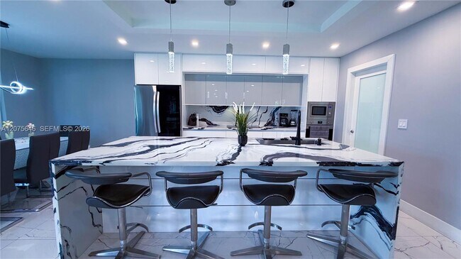 Building Photo - 19705 NE 11th Ct