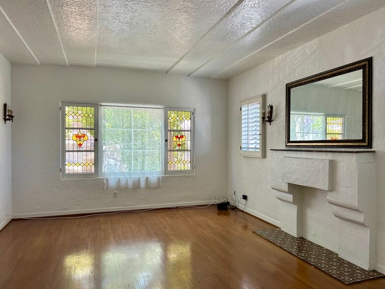 Primary Photo - 731 E 8th St