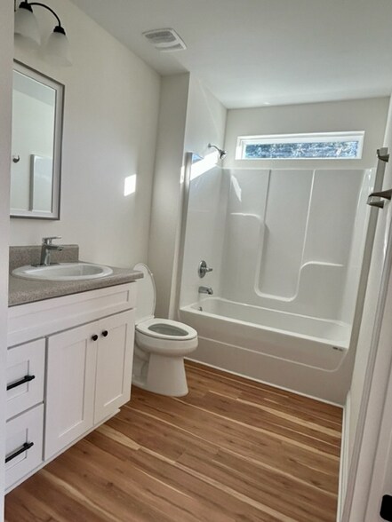 Building Photo - 4608 Crossing Ct