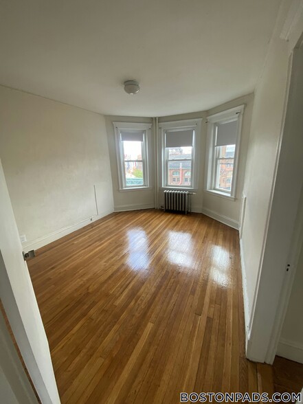 Building Photo - 1167 Boylston St