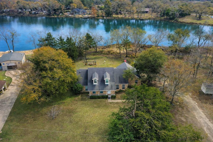 Building Photo - 478 Westshore Dr