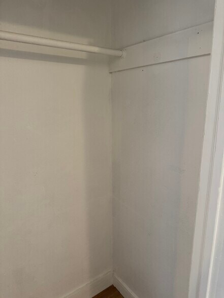 Building Photo - 256 W Florence Ave