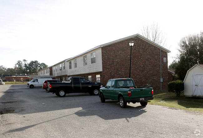 Building Photo - Cross Pointe Apartments