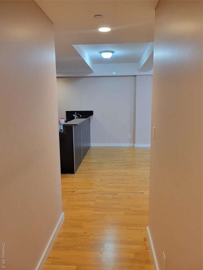 Building Photo - 143-20 Hoover Ave