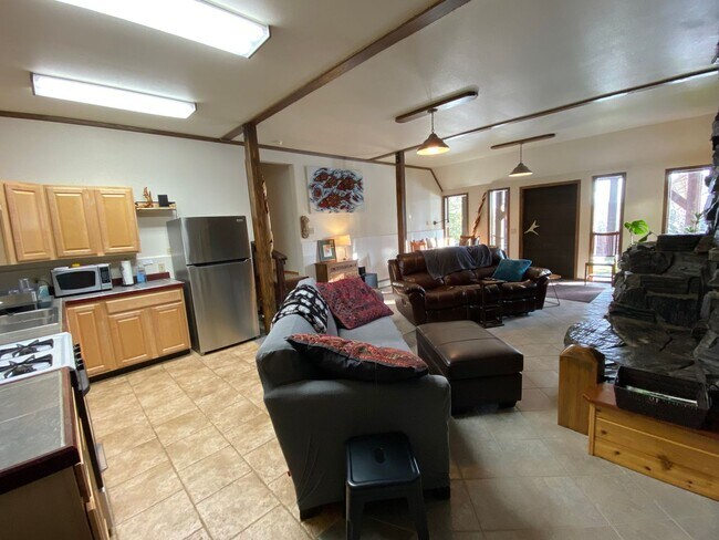 Building Photo - 37905 Hall Rd