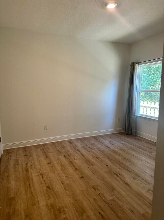 Building Photo - 207 Sea Eagle Ln