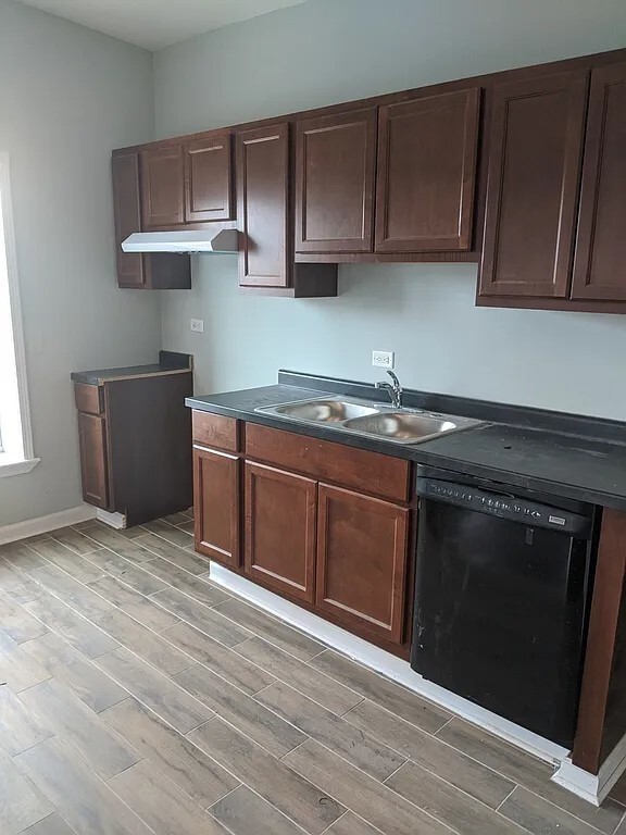 Building Photo - 266 E Cass St