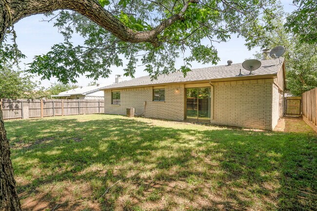 Building Photo - Cozy 3BR/2BA Home in a Quiet Neighborhood