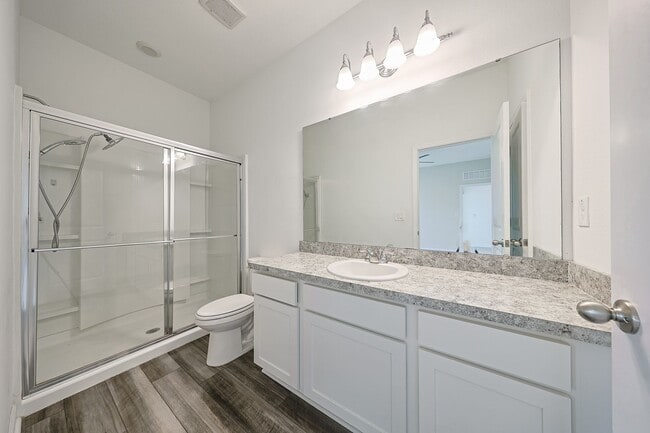 Building Photo - Beautiful Home 3/2/2 Home