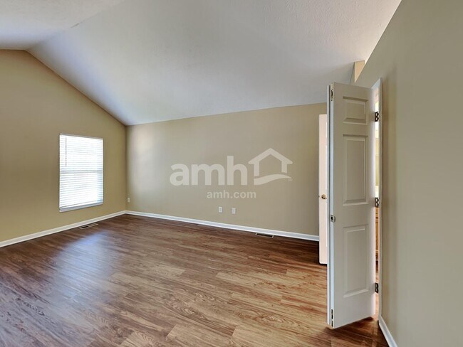 Building Photo - 1001 Vixen Dr