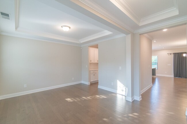 Building Photo - Spacious & Elegant 4 Bedroom Home in Fort ...