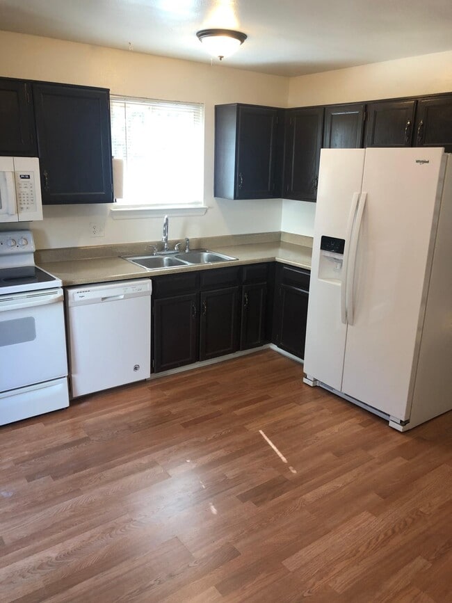 Kitchen - 17664 E Loyola Dr