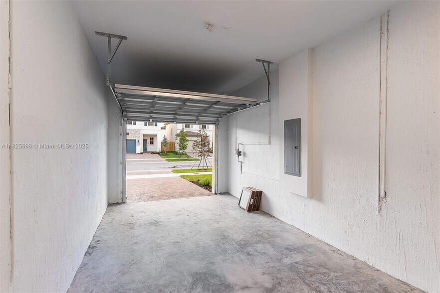 Building Photo - 2336 NW 130th St