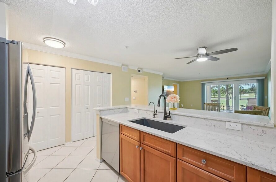 Building Photo - 2400 Feather Sound Dr