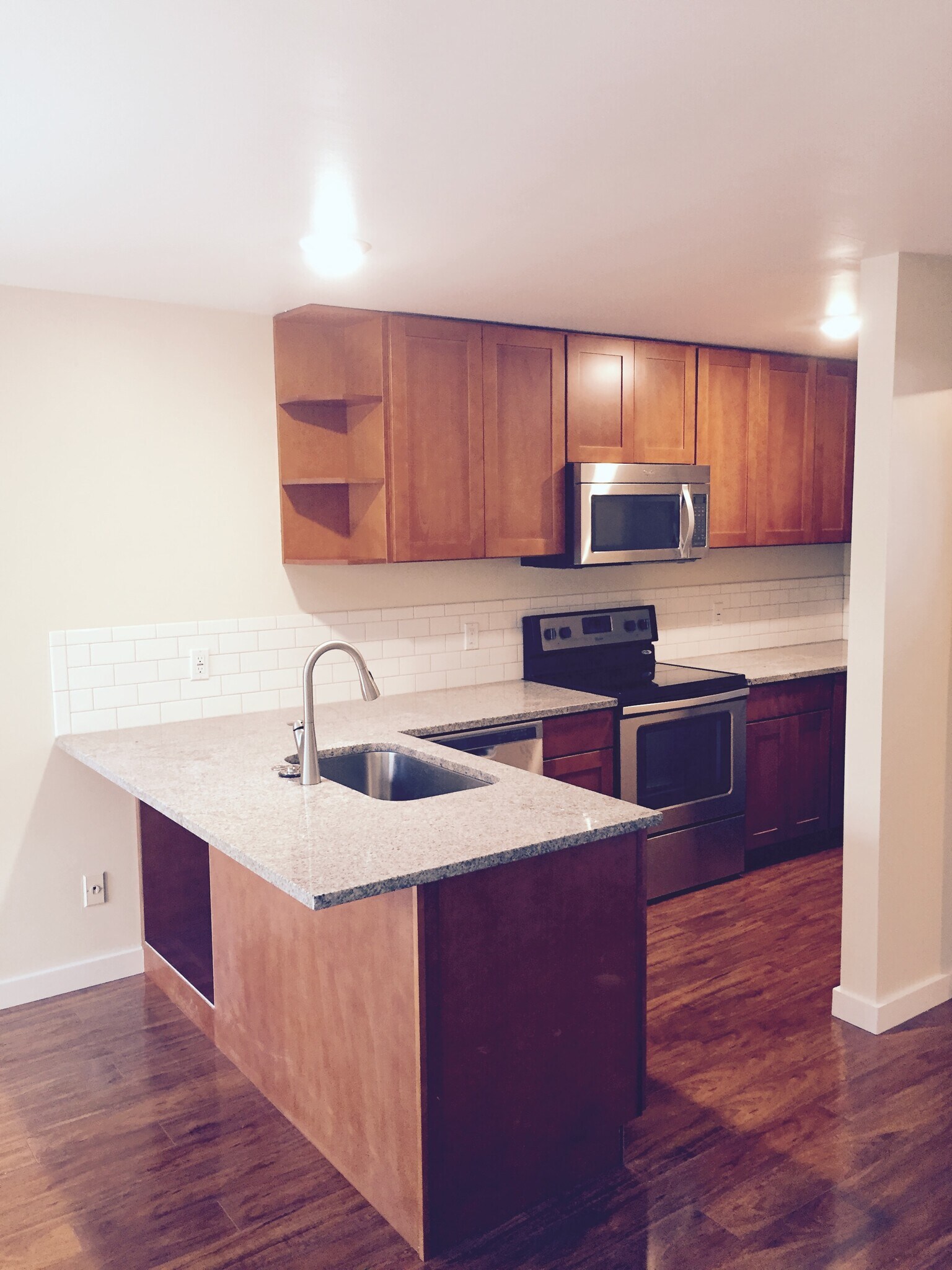 Building Photo - 7010 California Ave SW