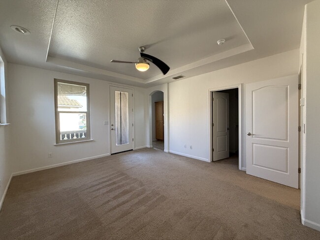 Building Photo - 3 Bedroom 3 Bath Beauty in West Sacramento!
