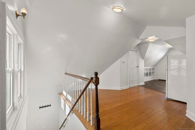 Building Photo - 48 Lockwood Ave
