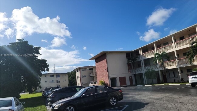 Building Photo - 4731 NW 10th Ct