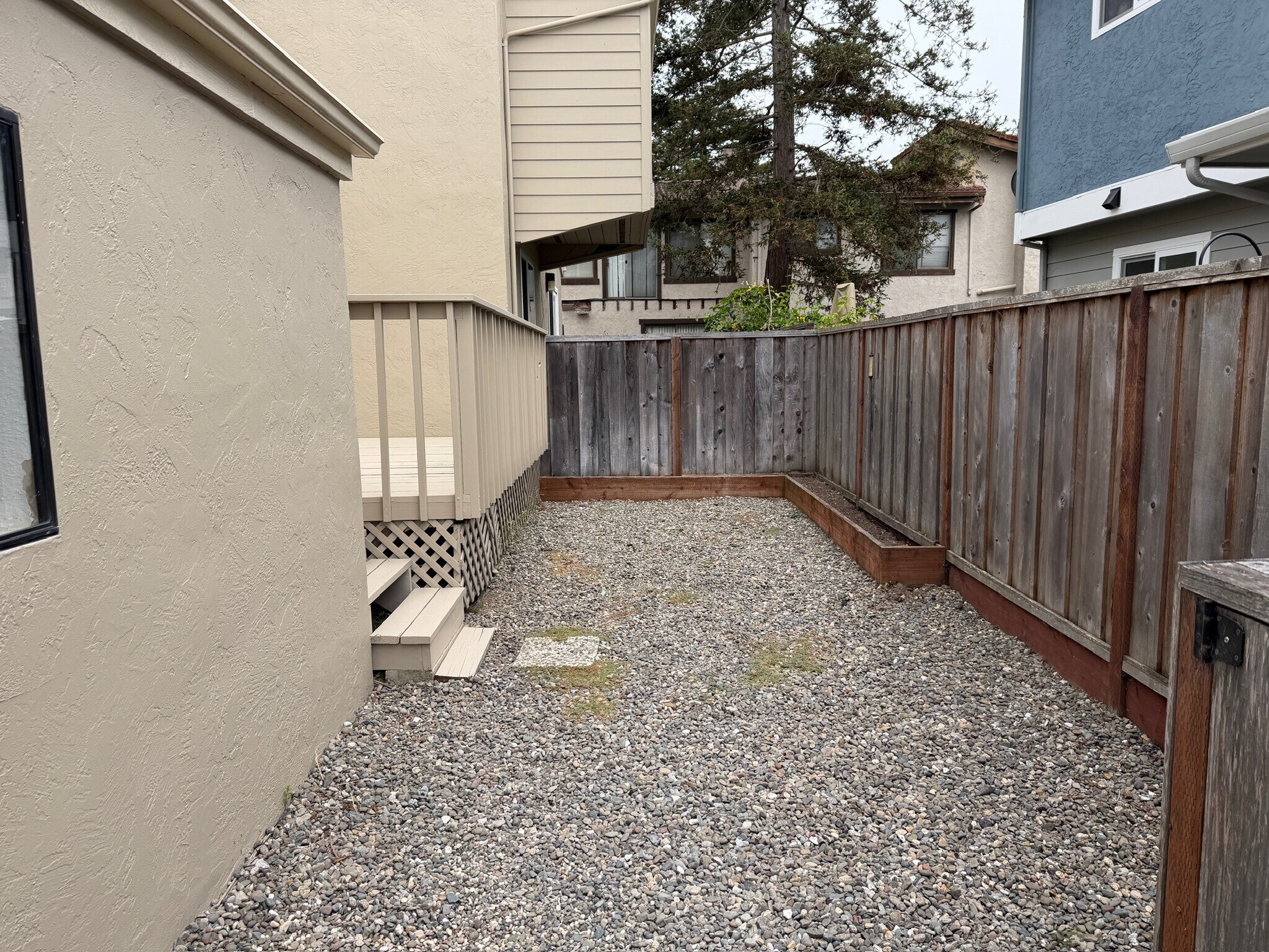 Building Photo - 2069 Dolphin Dr