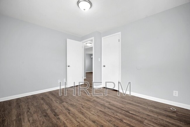 Building Photo - 2279 Holt Ave