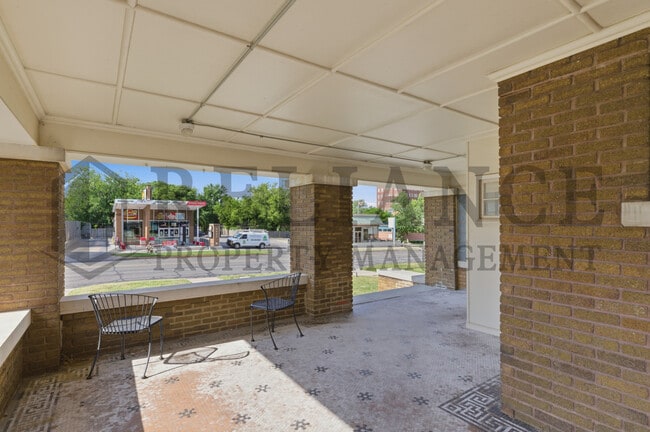 Building Photo - 3422 E Douglas Ave