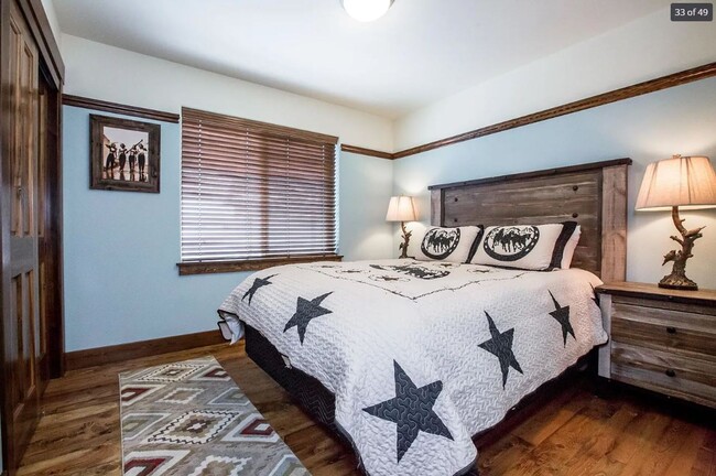 Building Photo - Beautiful Fully Furnished 4 Bed 3 Bath Home