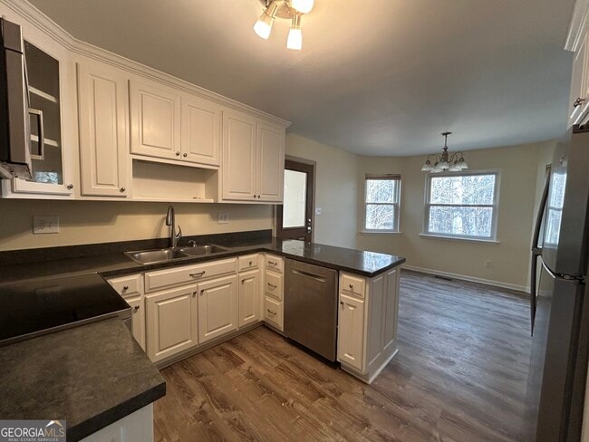 Building Photo - 2637 Jonesboro Rd