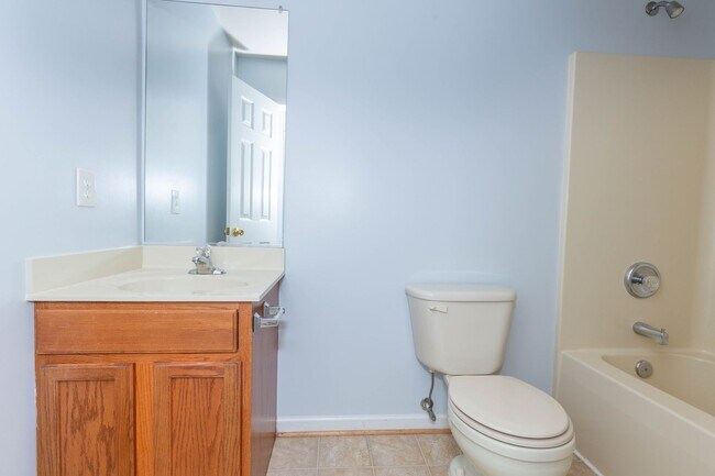 Building Photo - 3 Bed, 2.5 Bath in Martinsburg