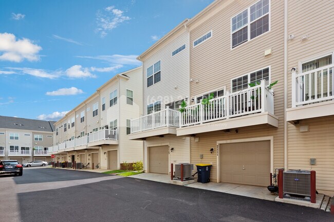 Building Photo - 7113 Rowlock Aly